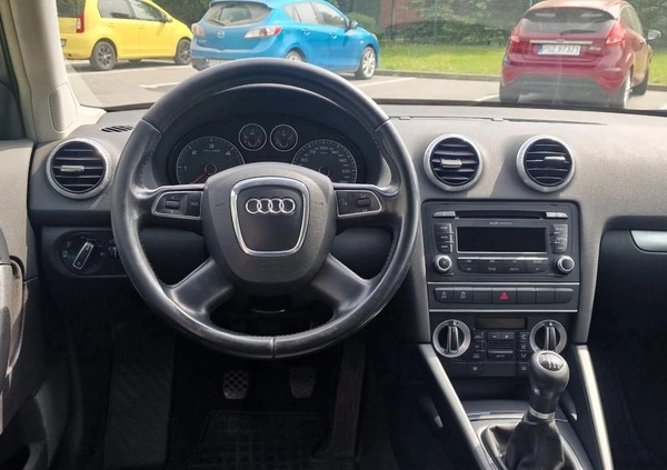 Audi A3 cena 25900 przebieg: 299000, rok produkcji 2012 z Szamotuły małe 172